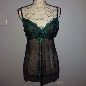 🆕 Cacique lace & sheer lingerie top